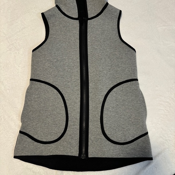 Lululemon Insculpt Reversible Vest - Picture 4 of 8